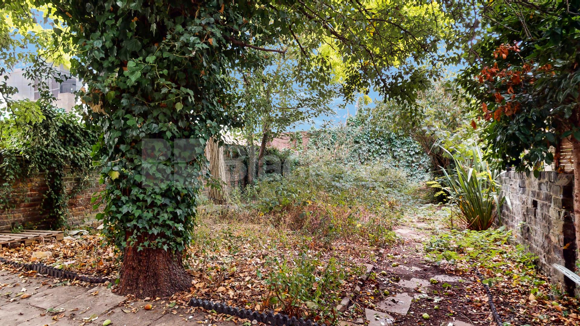 Stylish 3 Bedroom Flat on Quiet Residential Street Rochester Road, Camden